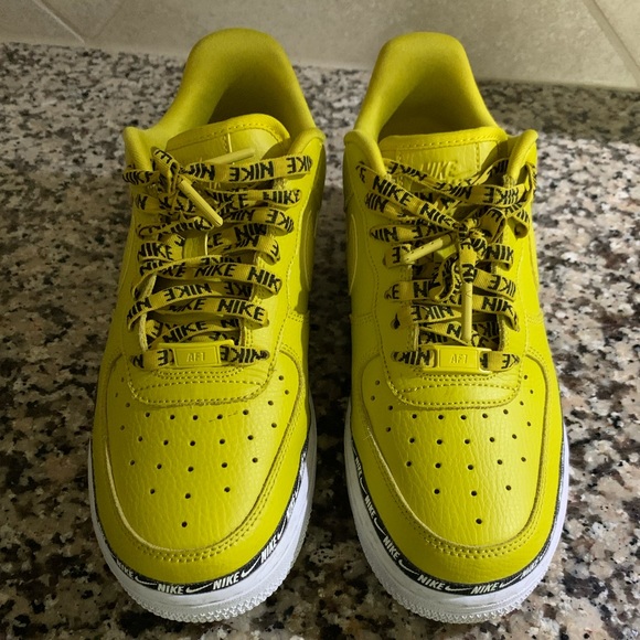 Nike Air Force 1 - Limited Edition - Picture 1 of 3